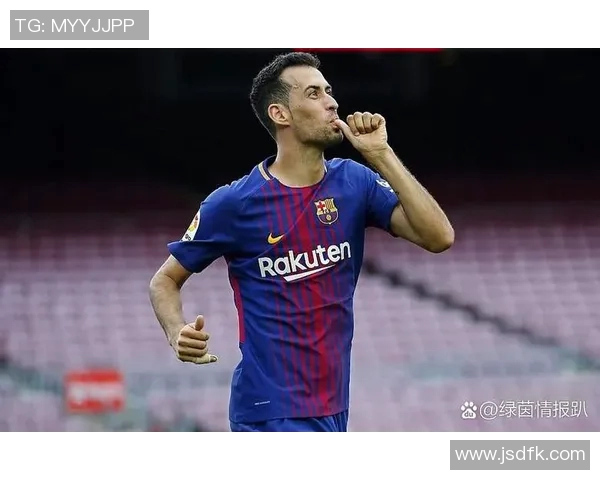 足球中场大师的战术智慧与比赛影响力解析 足球中场大师的战术智慧与比赛影响力解析